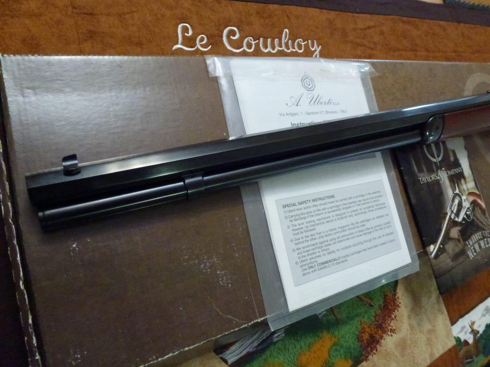 ***1650$**RARE**NEUF**UNFIRED**UBERTI 1873 cal.32-20 COLOR CASE***