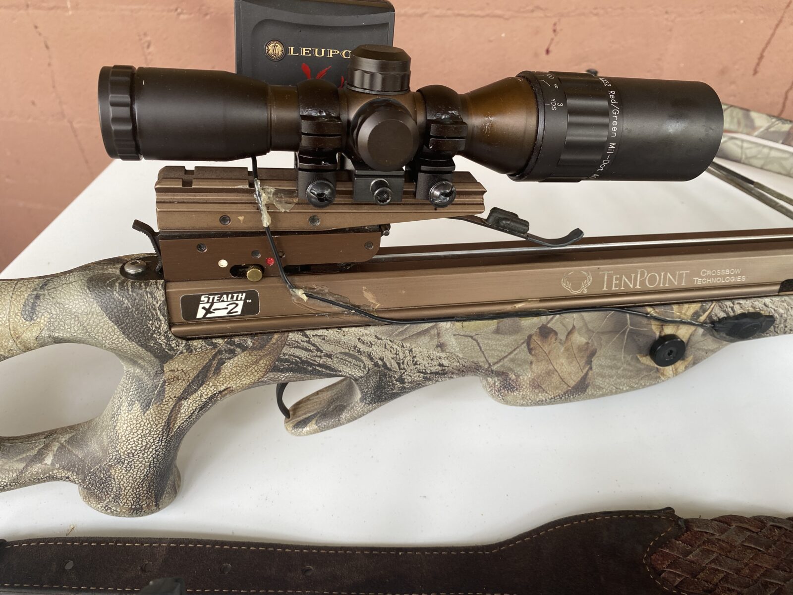 Arbalète TenPoint Stealth X-2 équipée de télescope et télémètre