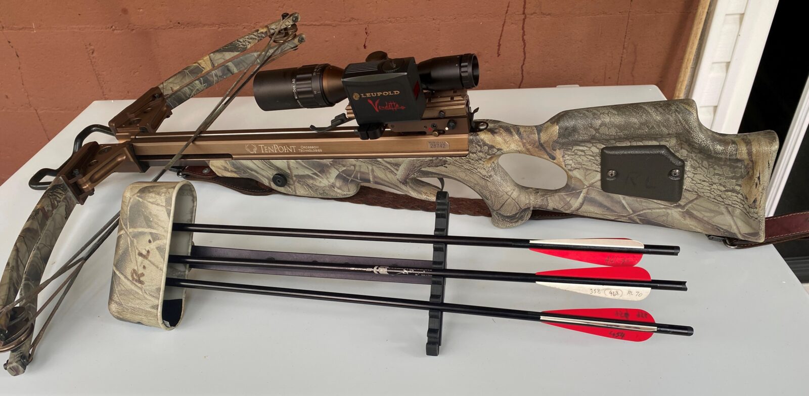 Arbalète TenPoint Stealth X-2 équipée de télescope et télémètre