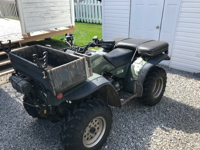 VTT HONDA 300 CC 4 X 4 AVEC WINCH 3500 LBS