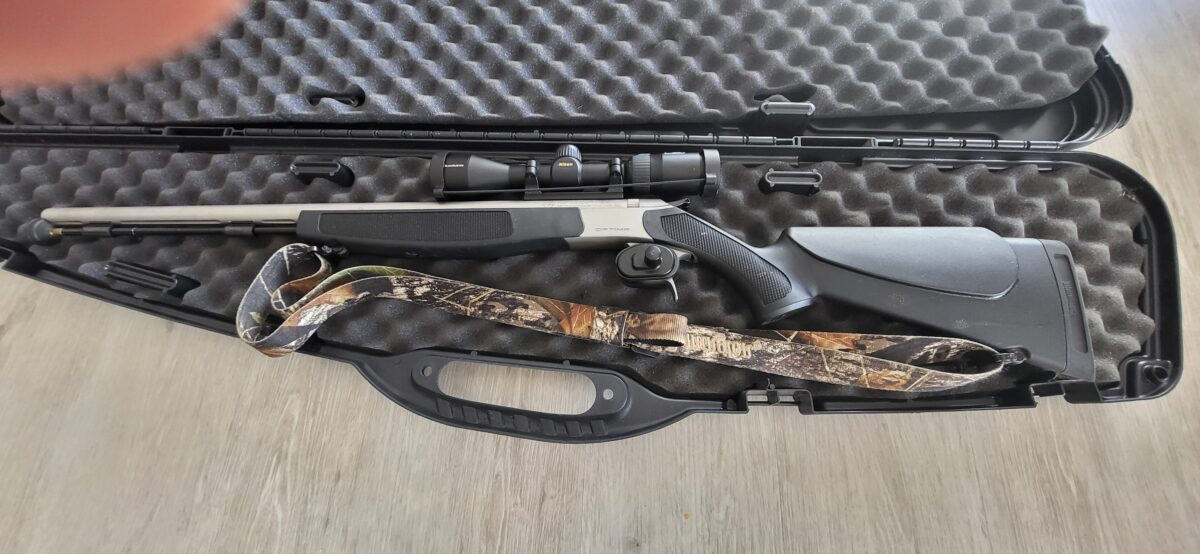 Fusil poudre noir cva avec lunette de visée nikon 3-9×40 plus étui