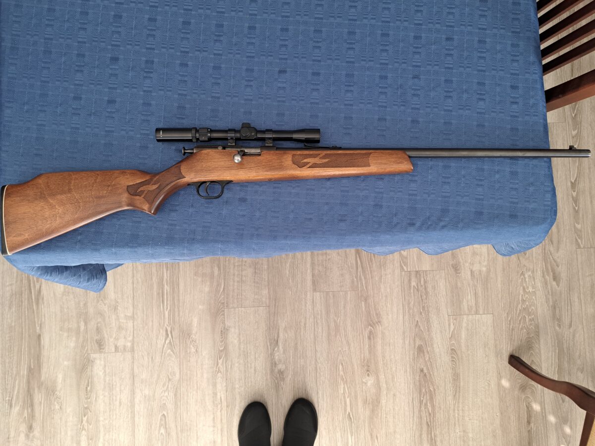 Carabine 22 LR un coup Lakefield avec télescope
