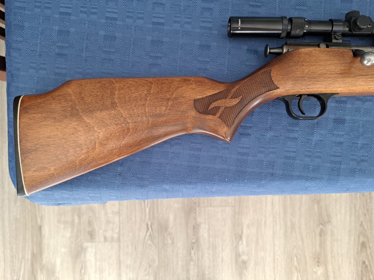Carabine 22 LR un coup Lakefield avec télescope