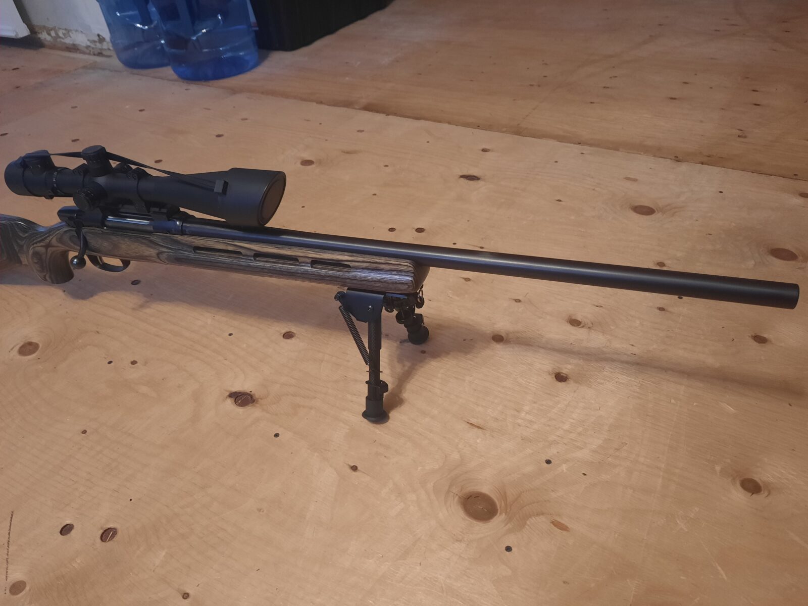 CZ MODEL 550 LAMINÉE CANON LOURD 22-250