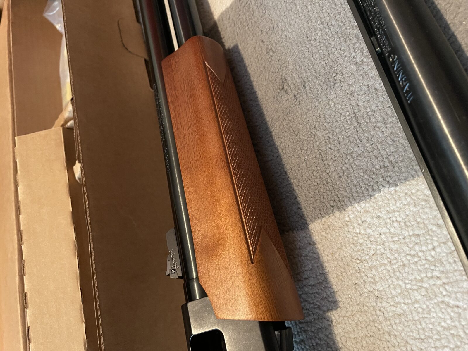 Mossberg 500 Field/Deer combo,12 gage, jamais tiré, à l’état neuf