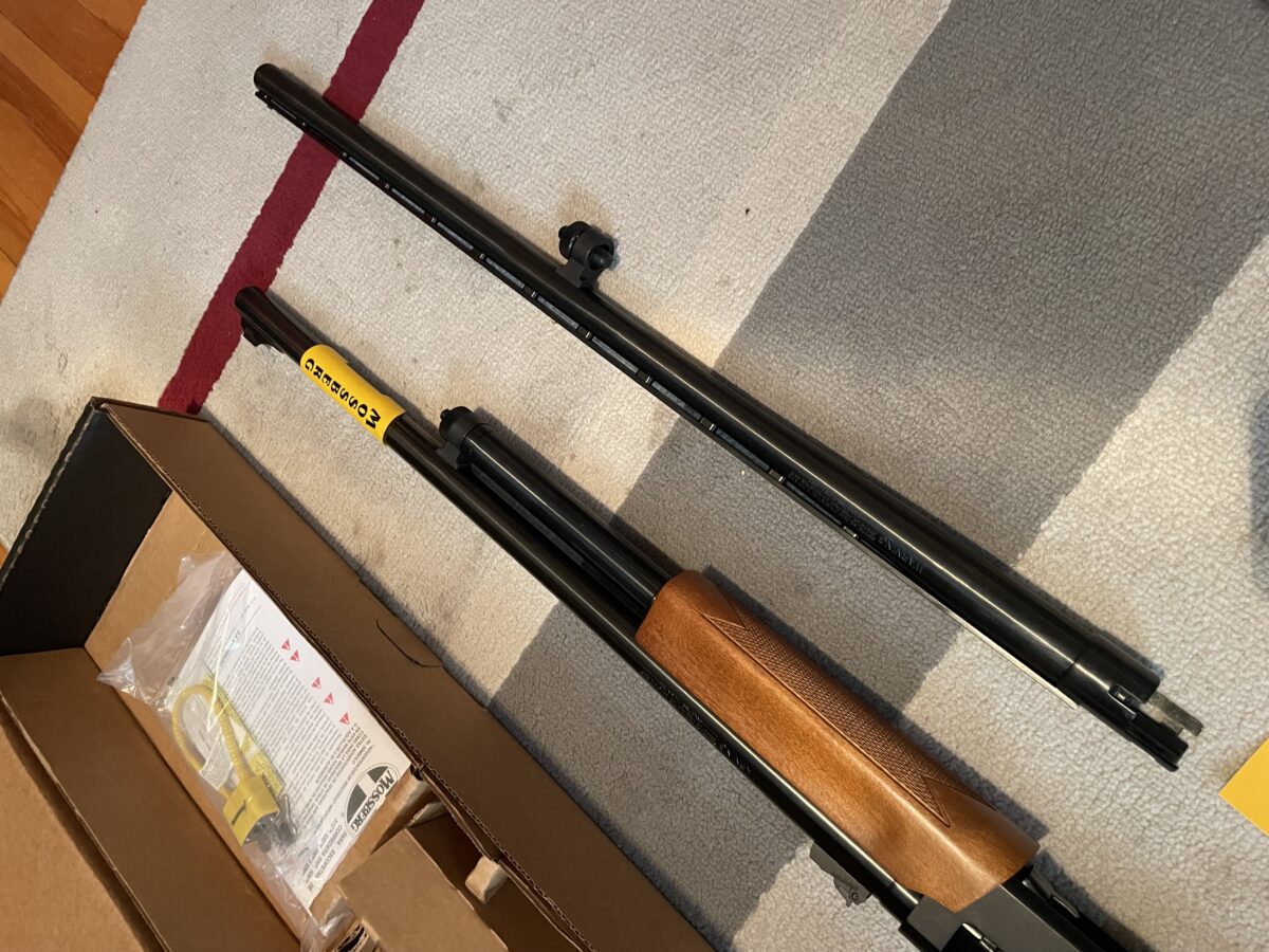Mossberg 500 Field/Deer combo,12 gage, jamais tiré, à l’état neuf