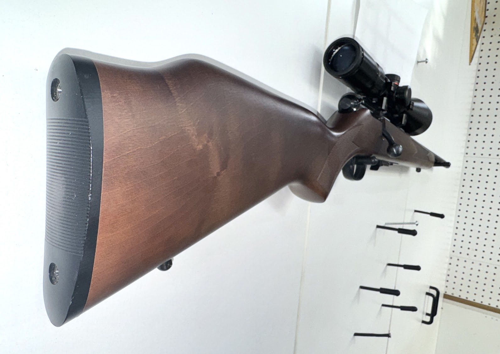 Savage mod 93 , 22 mag , avec scope Simmond ( comme neuf )