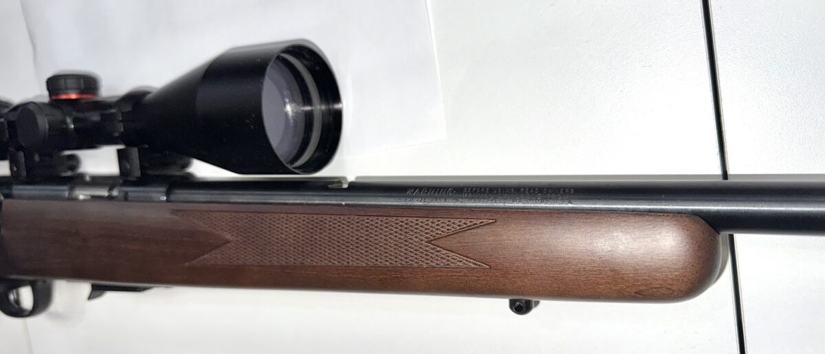 Savage mod 93 , 22 mag , avec scope Simmond ( comme neuf )