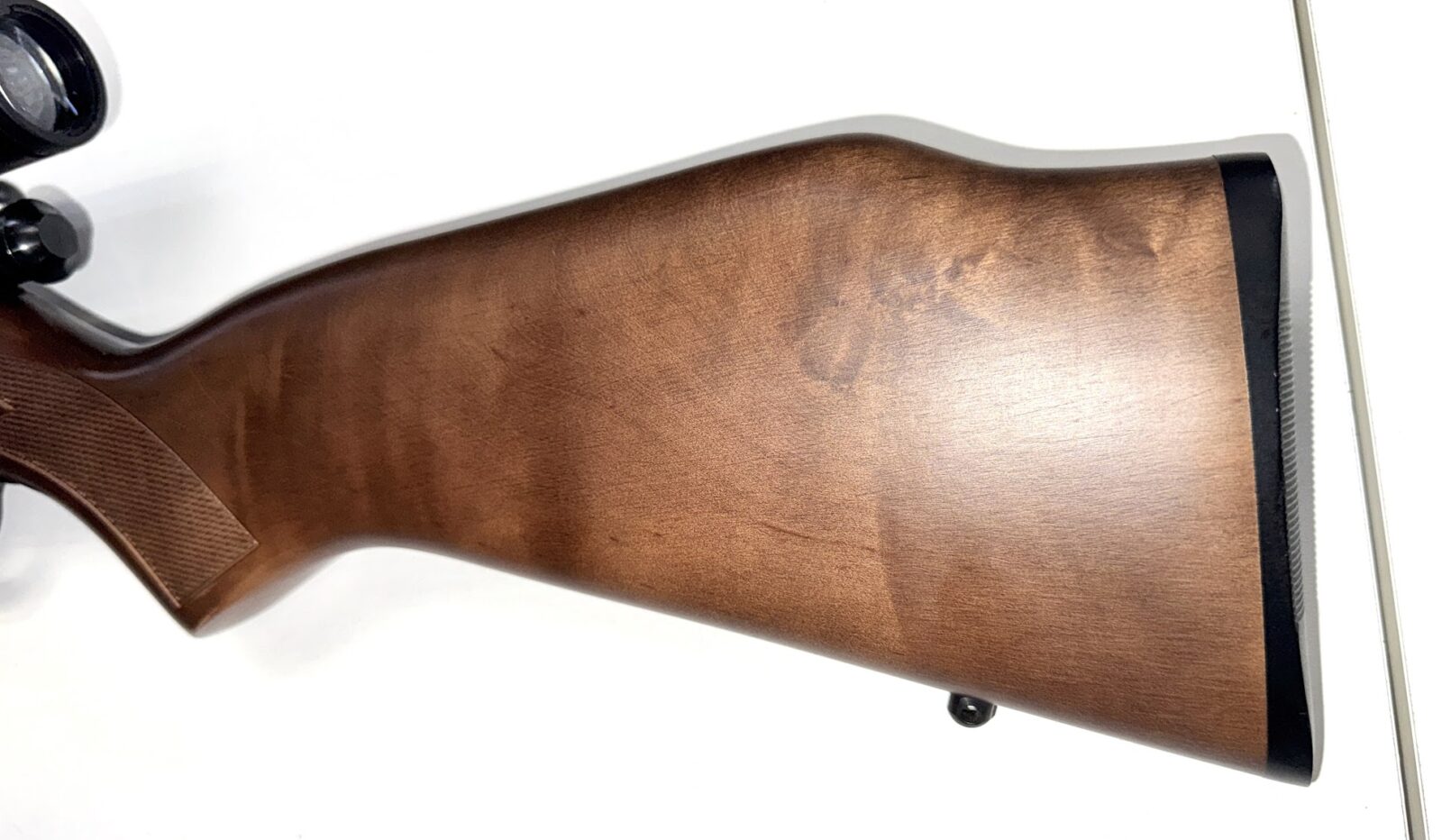 Savage mod 93 , 22 mag , avec scope Simmond ( comme neuf )