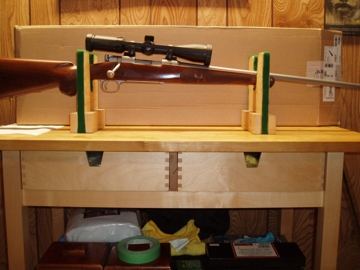 WINCHESTER 70 FEATHERWEIGHT STAINLESS 243