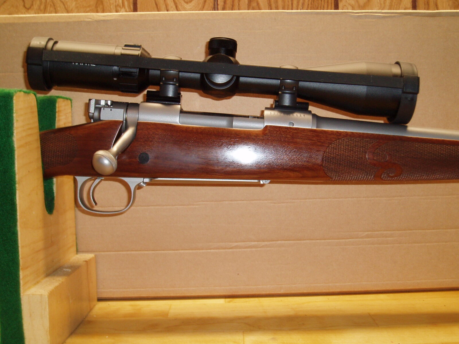 WINCHESTER 70 FEATHERWEIGHT STAINLESS 243