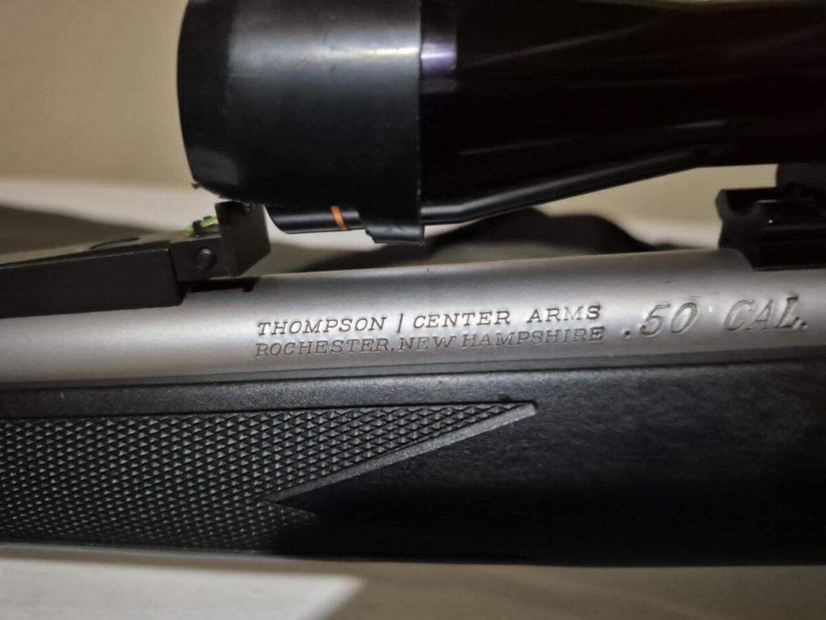 Fusil à poudre noir Thompson Oméga Magnum