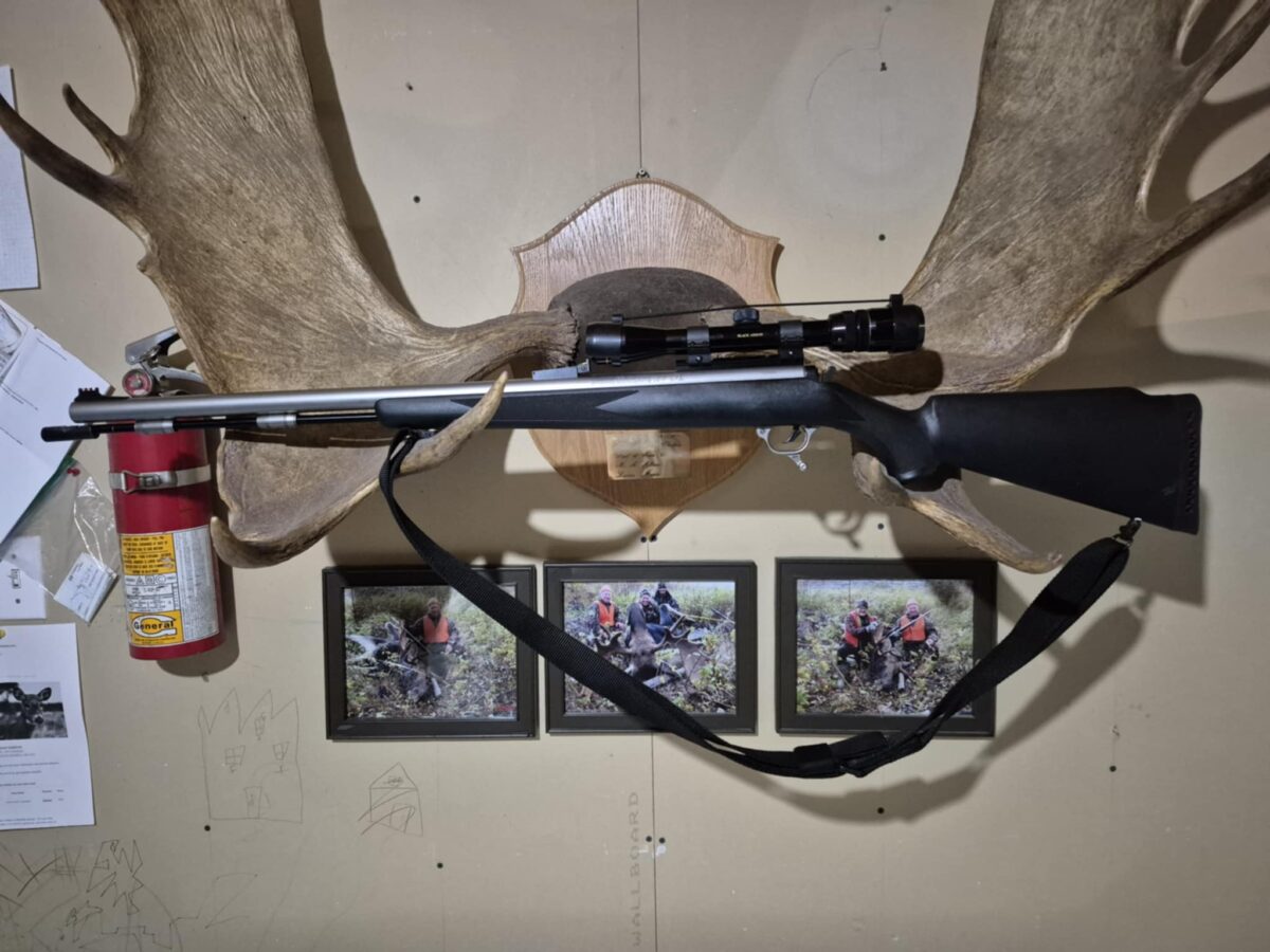 Fusil à poudre noir Thompson Oméga Magnum