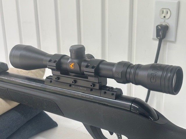 Carabine Gamo à air comprimé, calibre .22 de 1300 pi/s
